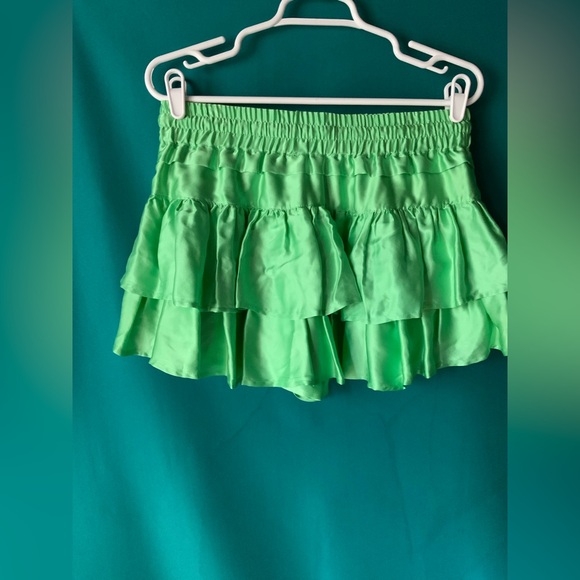 SHUG Green Ruffled Tiered Women's Skorts, Size Medium - Picture 2 of 3